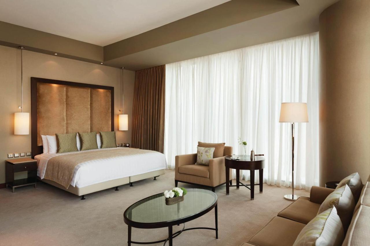 Jw Marriott Marquis City Center Doha Buitenkant foto A suite at the hotel