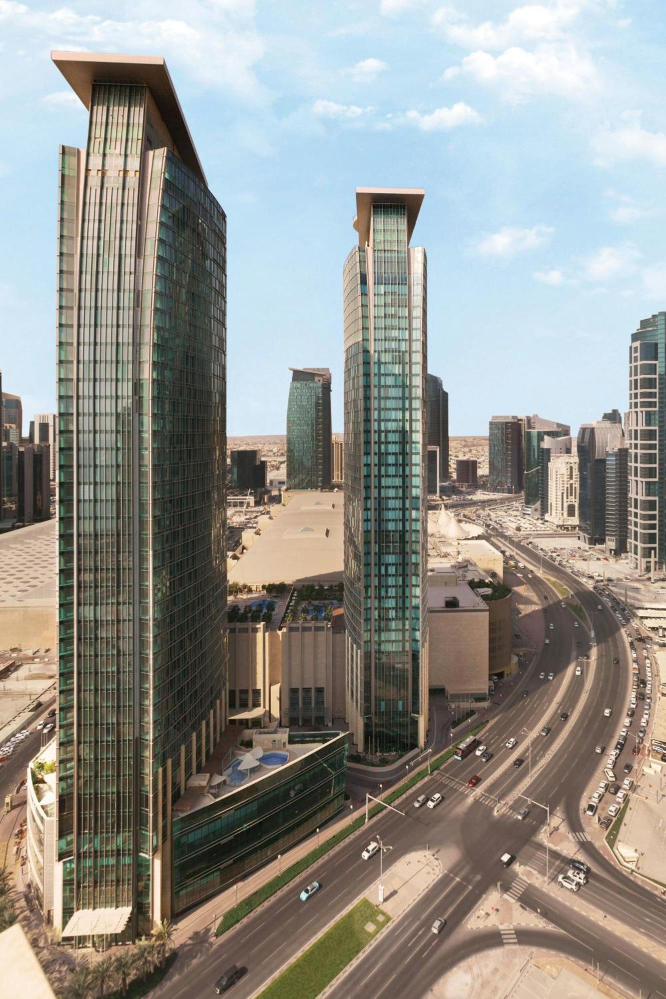 Jw Marriott Marquis City Center Doha Buitenkant foto The West Bay business district